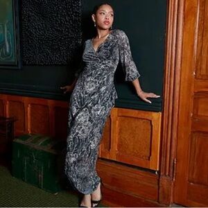 NWT SLNY Ignite Evenings Long Bubble Sleeve Overlay Skirt Floral Foil  Gown 18